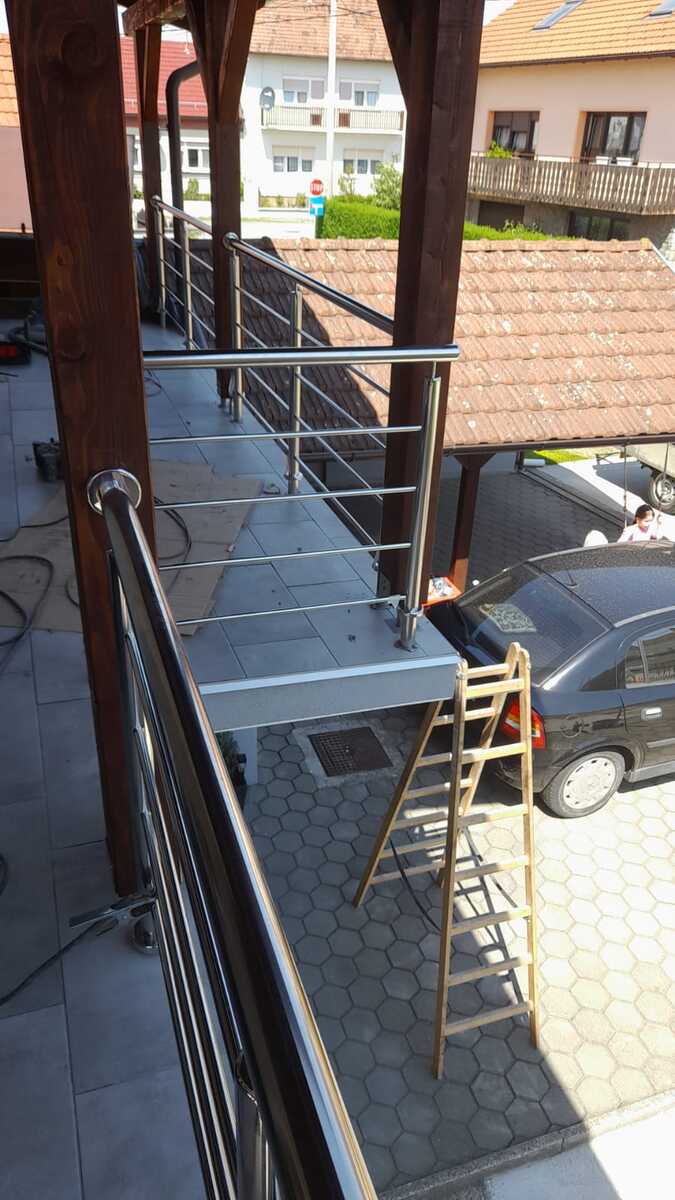 inox ograda na balkonu